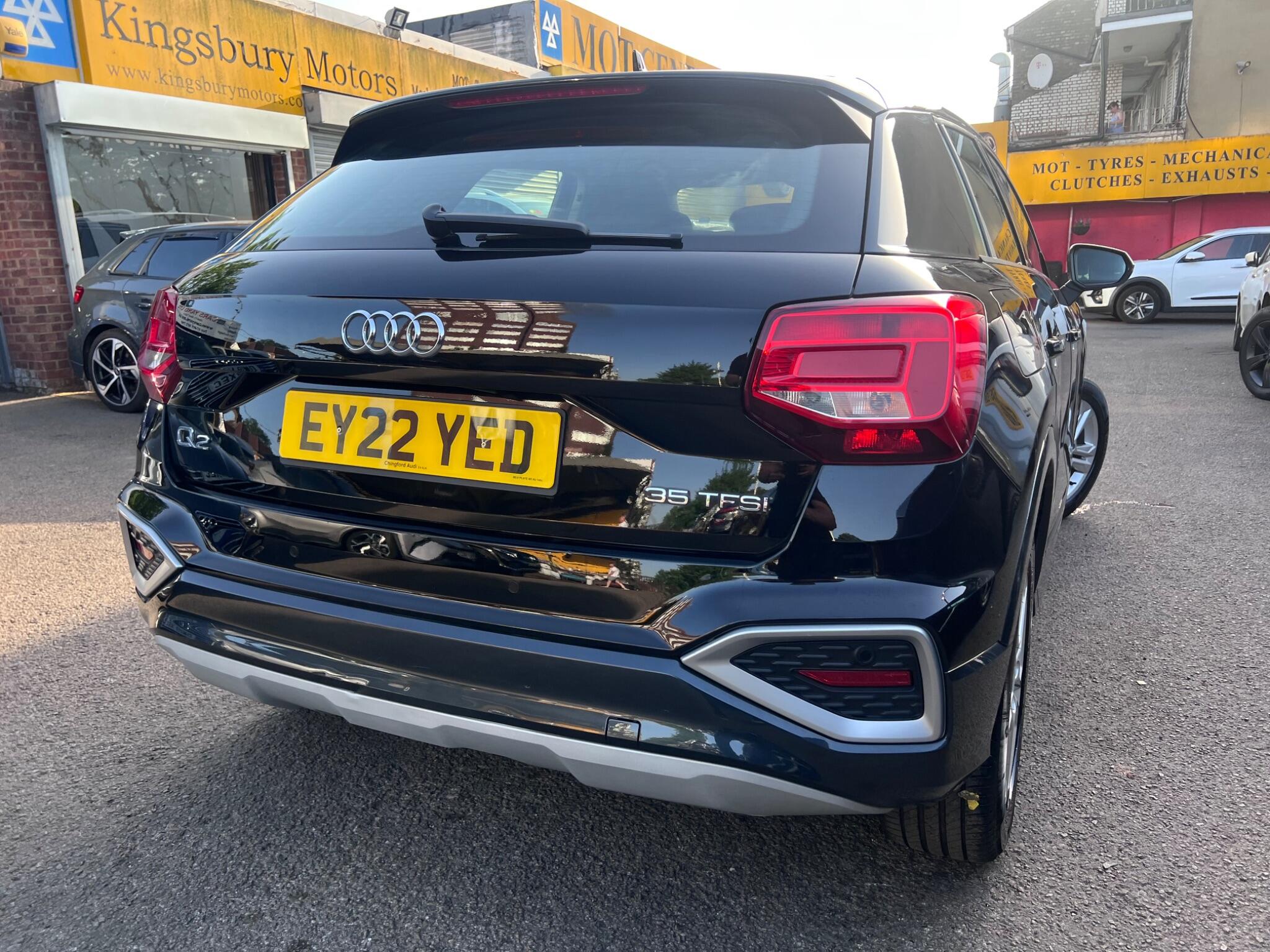 Audi Q2 view 13