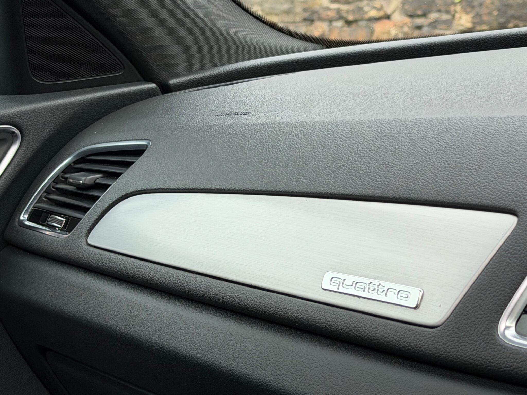 Audi Q3 view 50