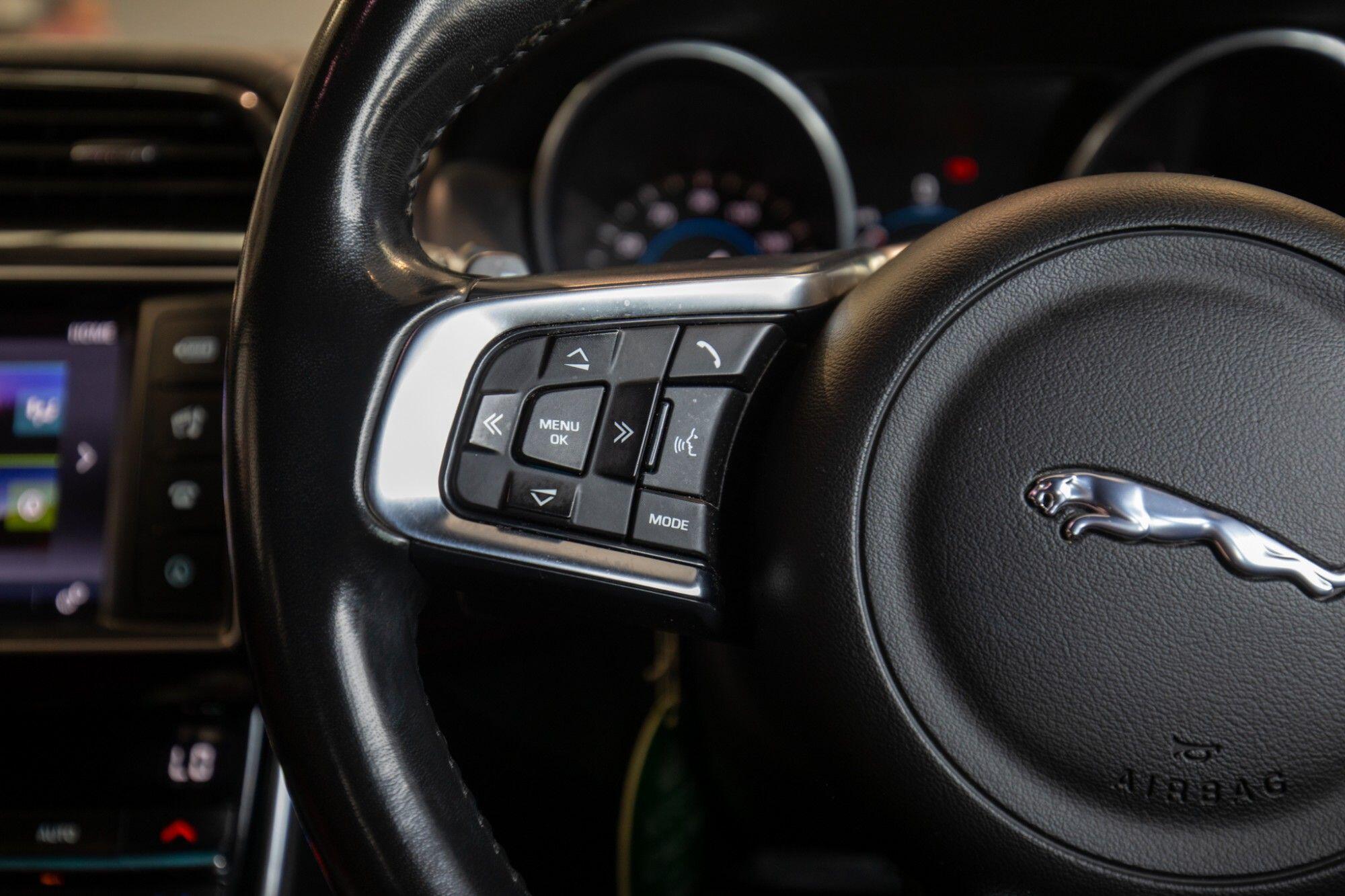 Jaguar Xe view 17
