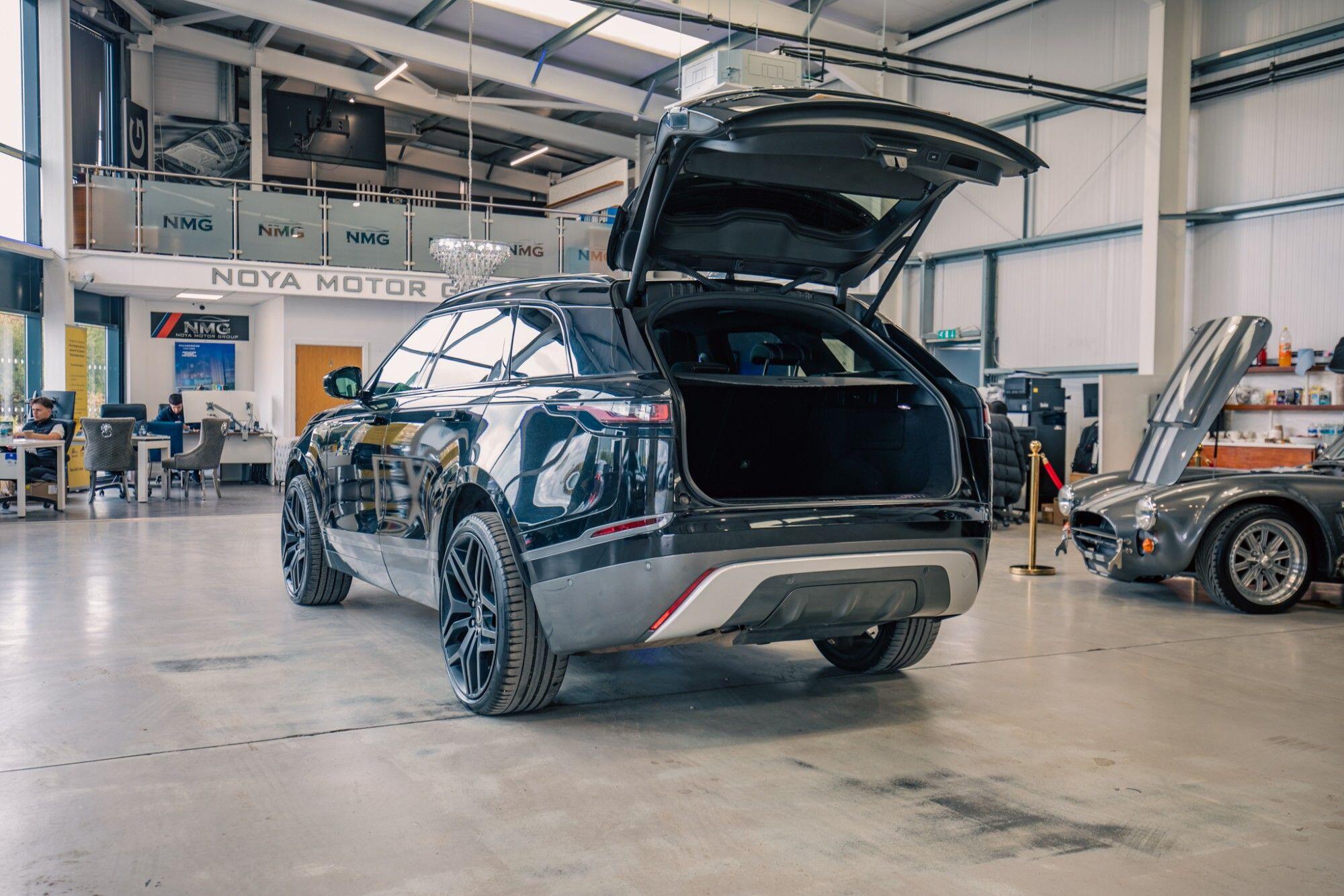 Land Rover Range Rover Velar view 31