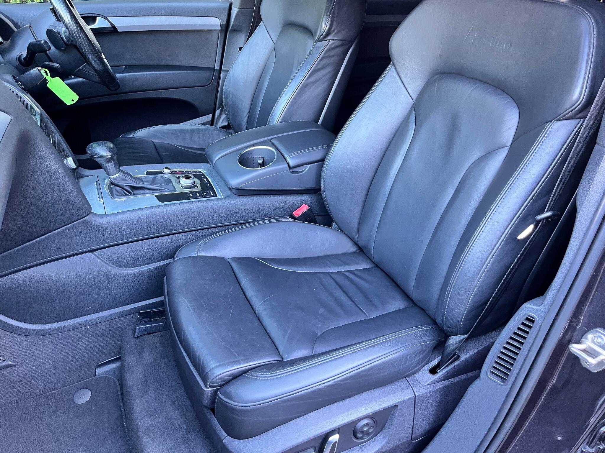 Audi Q7 view 29