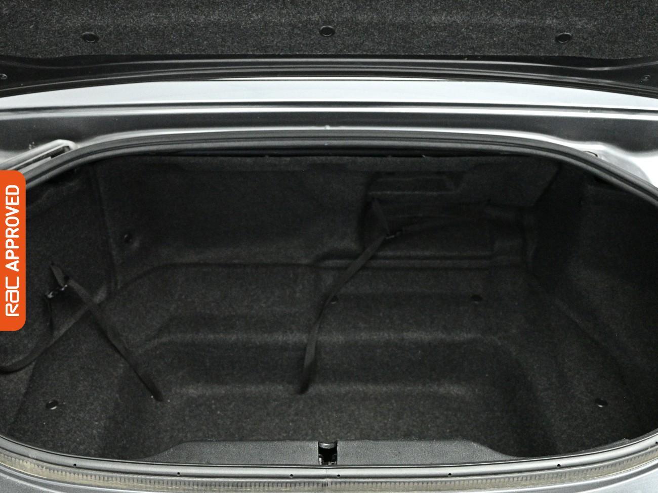 Fiat 124 Spider view 13