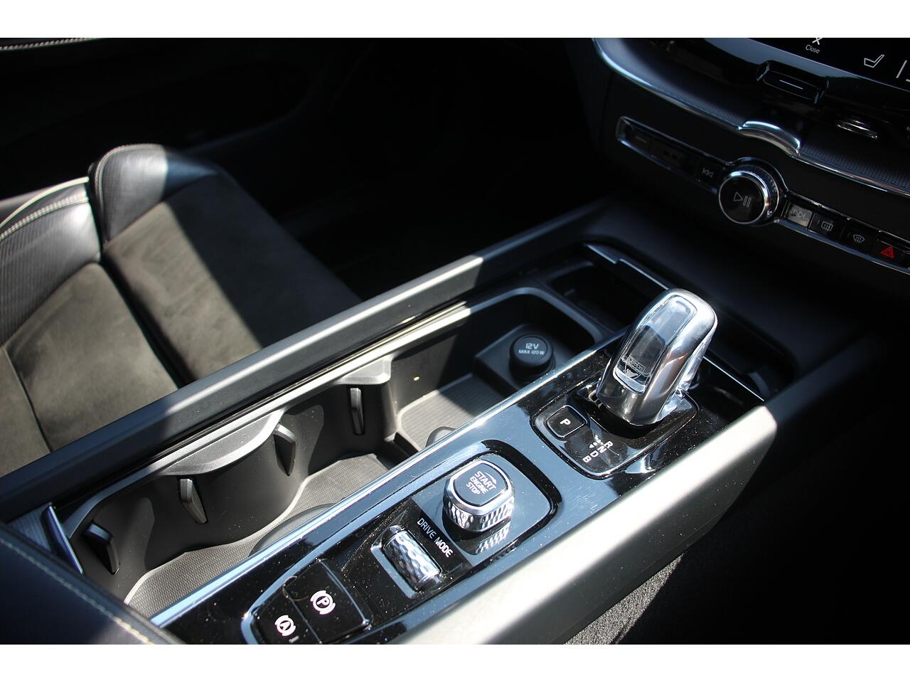 Volvo XC60 view 33