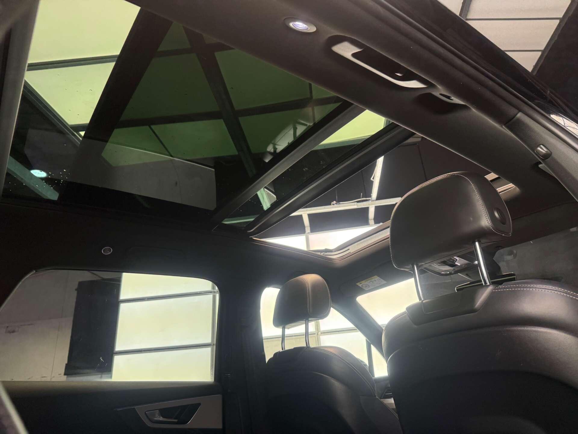 Audi Q7 view 21
