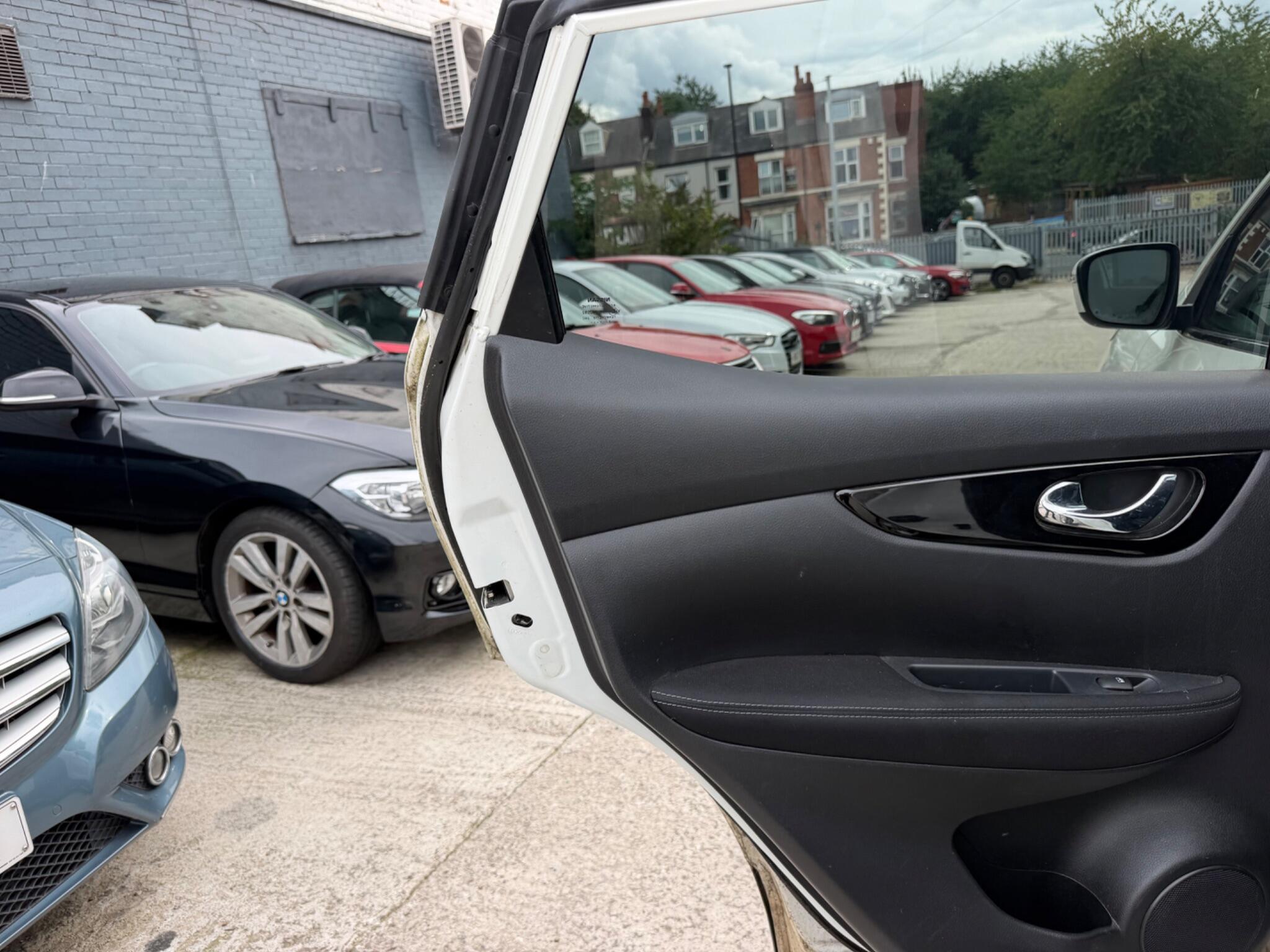 Nissan Qashqai view 25
