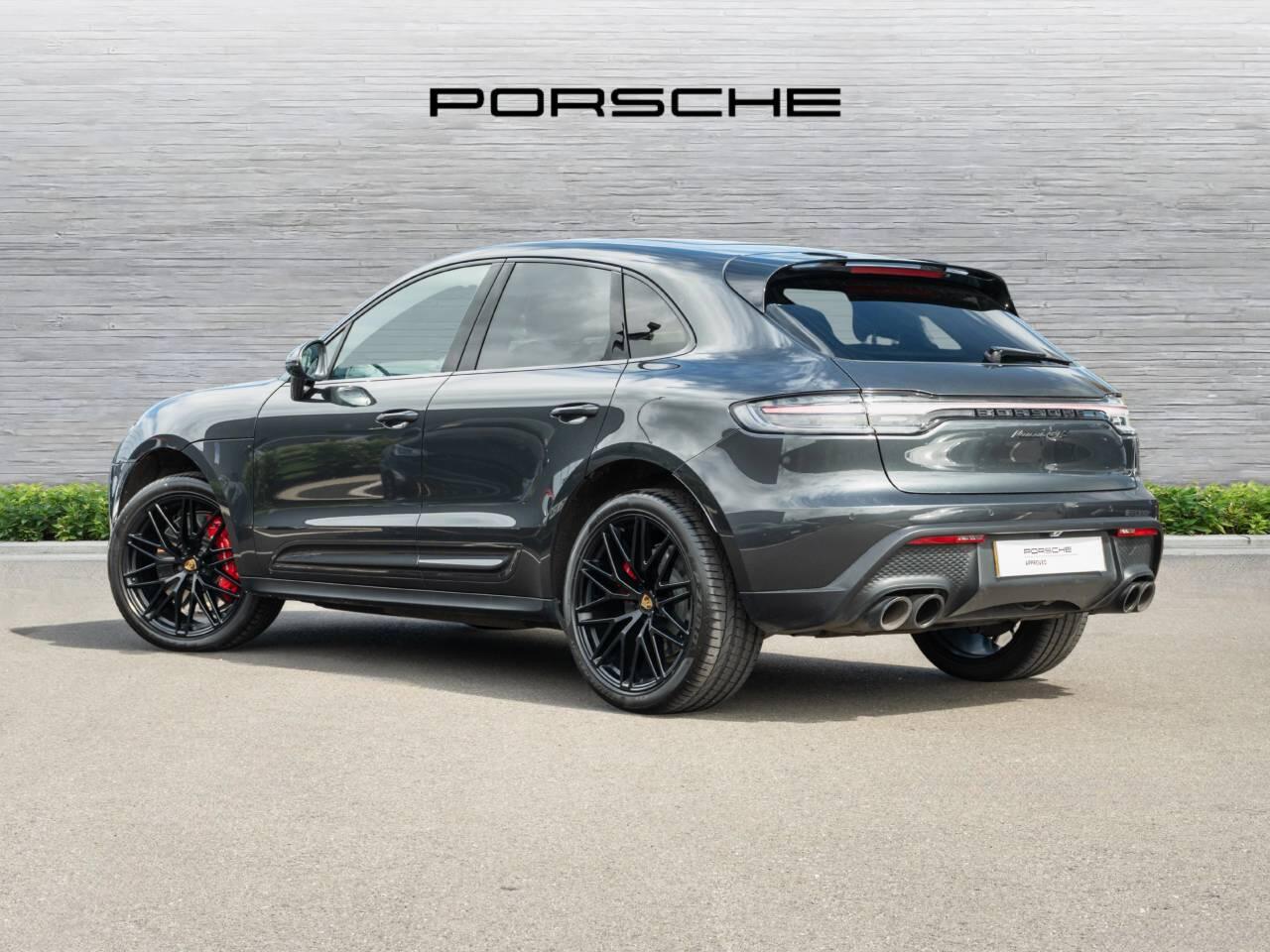 Porsche Macan view 3