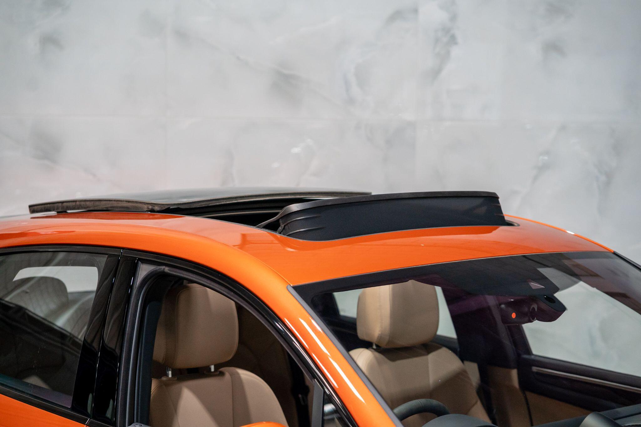Porsche Macan view 2