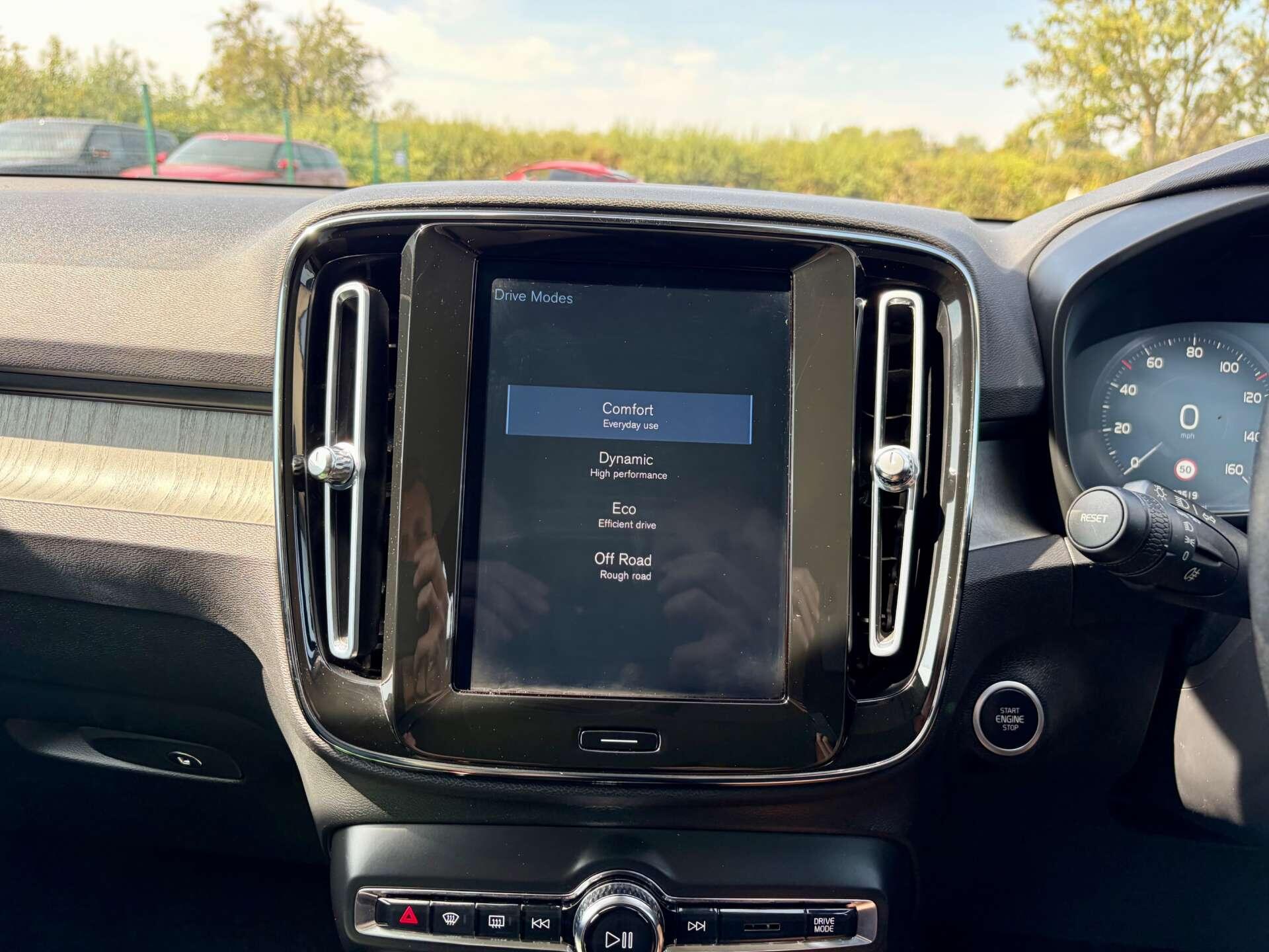 Volvo XC40 view 46