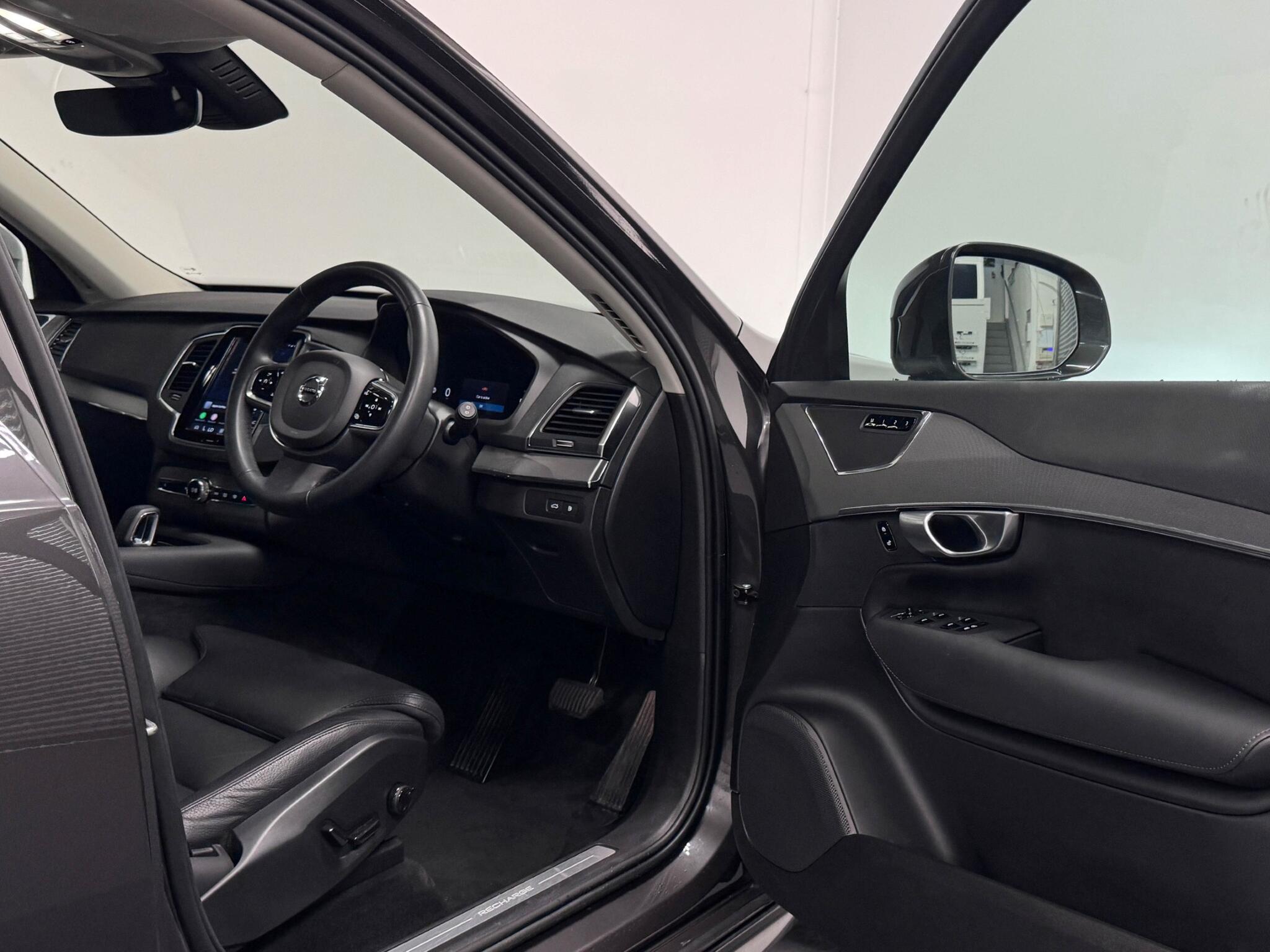 Volvo XC90 view 36
