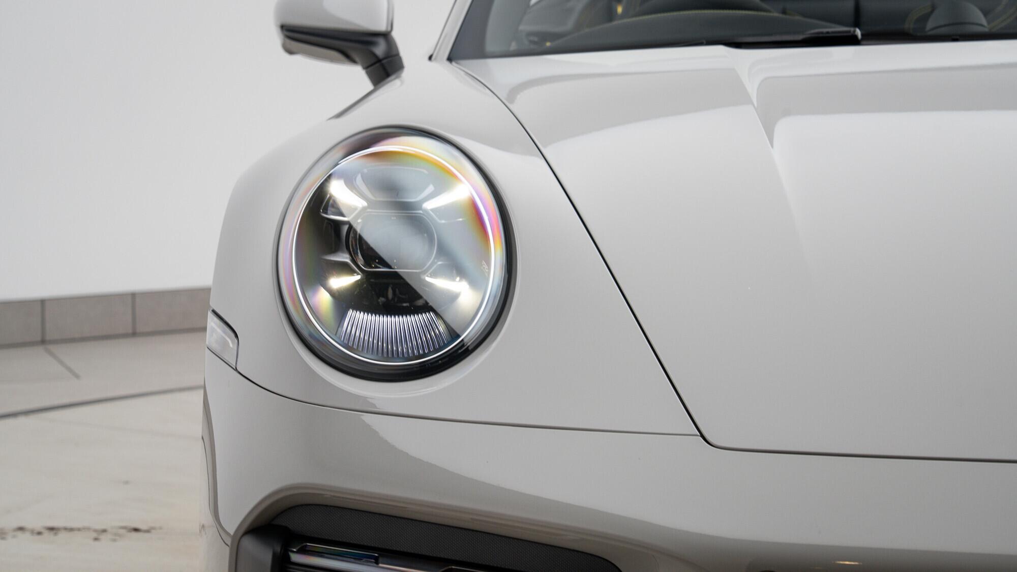 Porsche 911 view 13