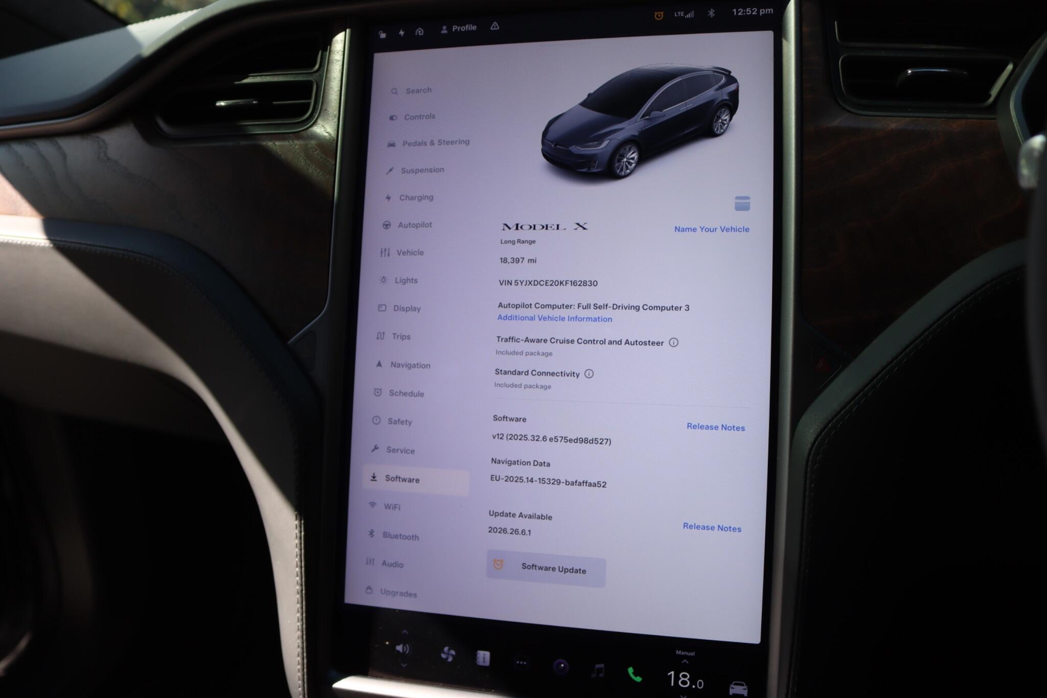 Tesla Model X view 52