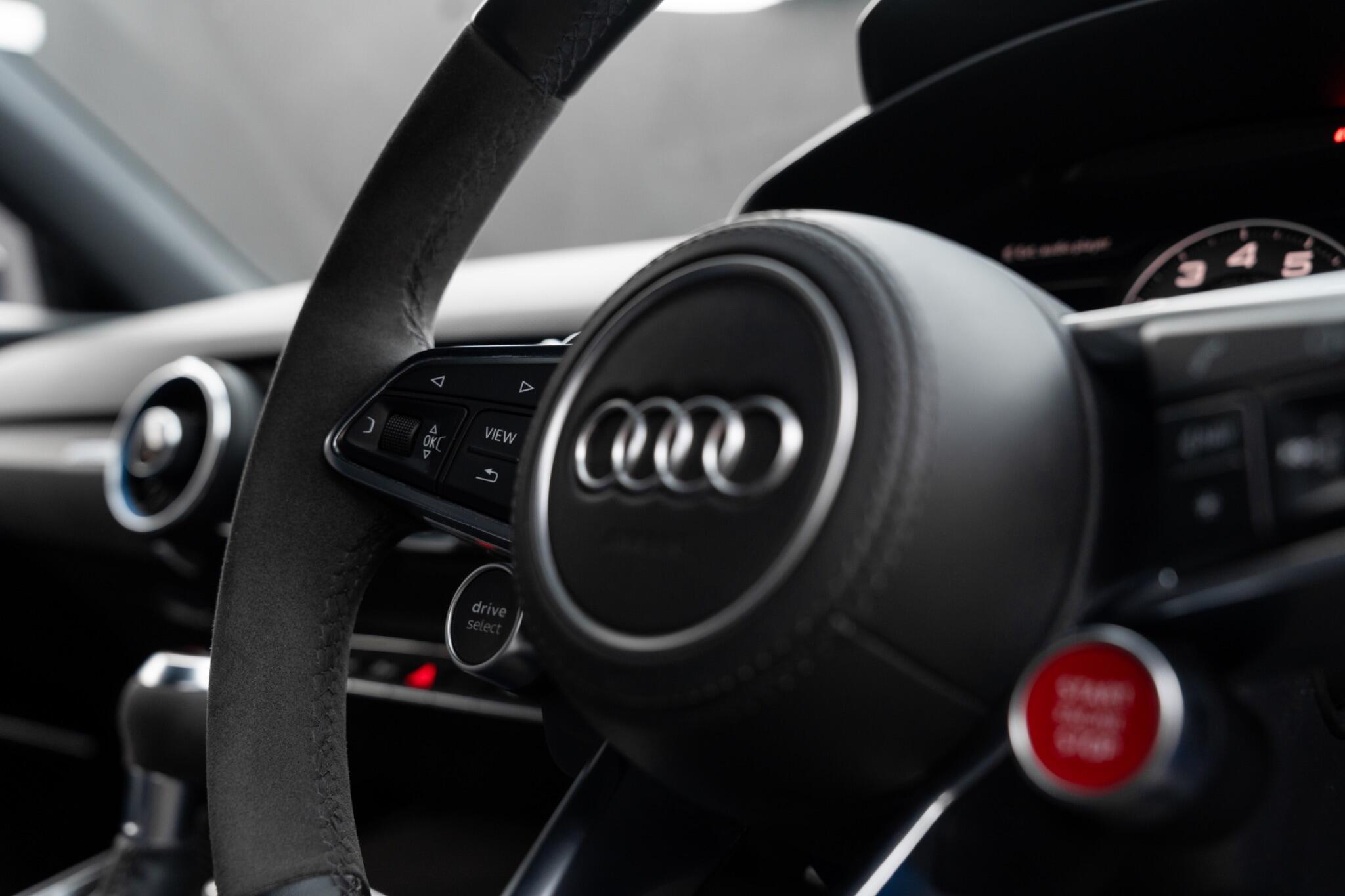 Audi TT RS view 32
