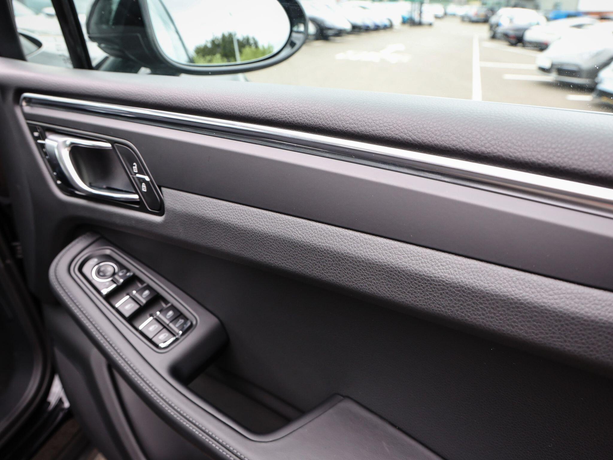 Porsche Macan view 57