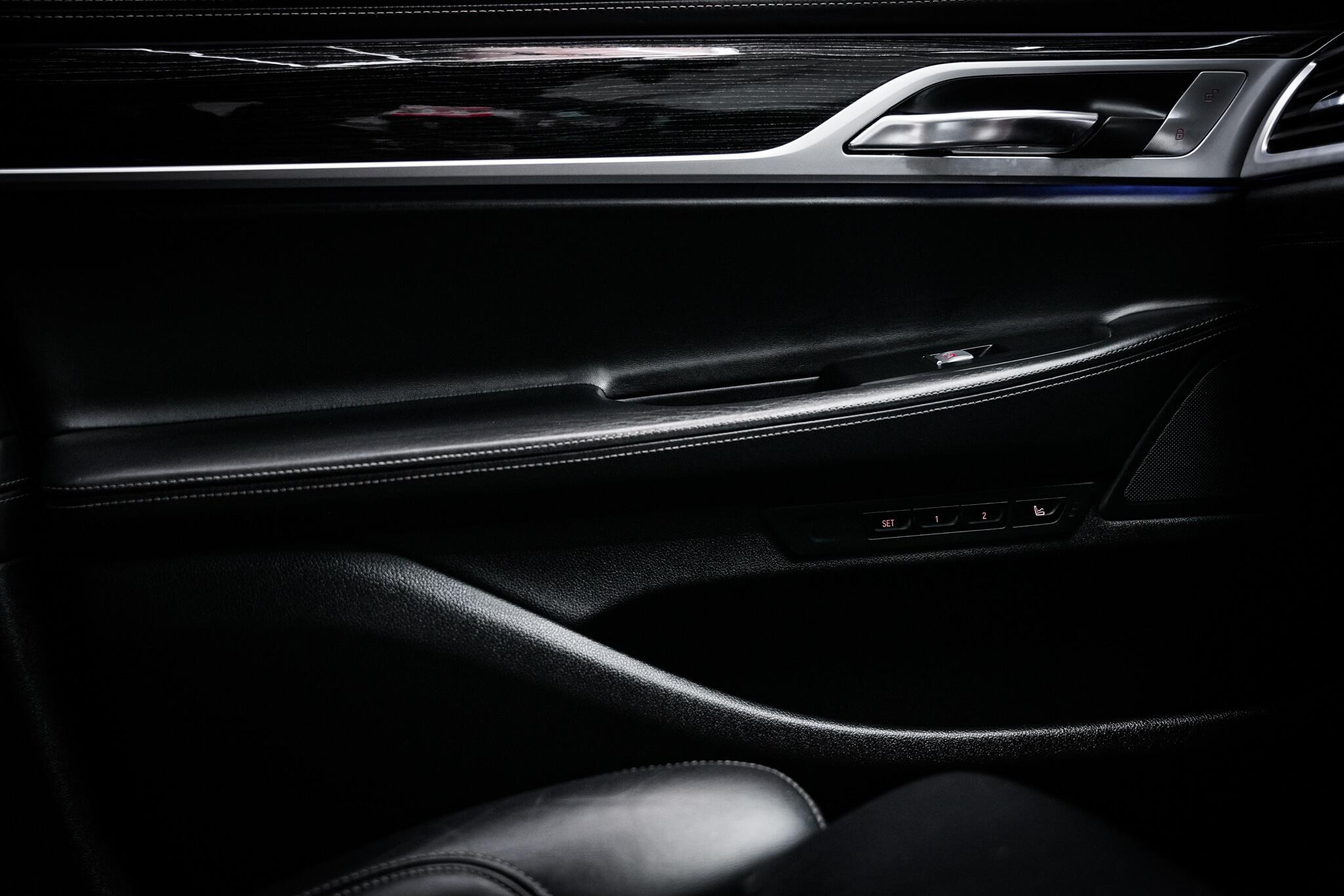 BMW 7 Series view 46