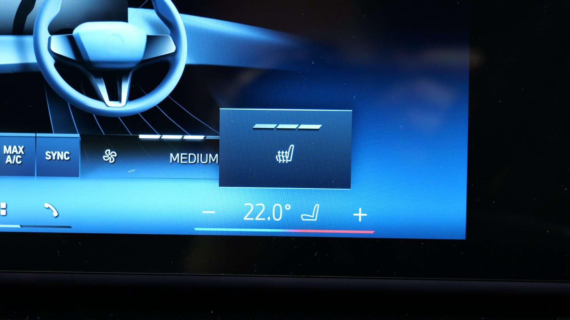 BMW 5 Series view 26