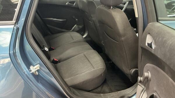 Vauxhall Astra view 11
