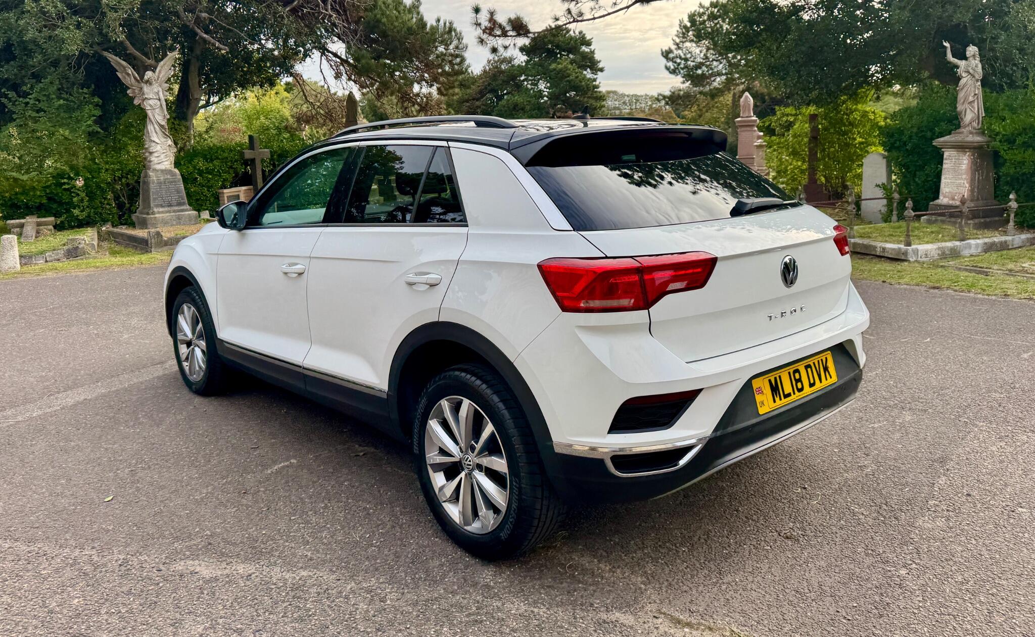 Volkswagen T-Roc view 8