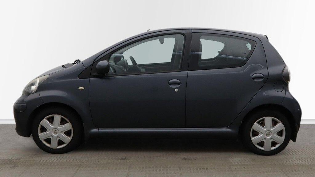Toyota Aygo view 10