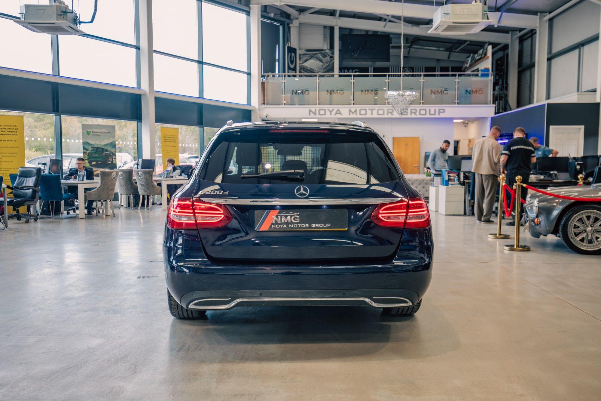 Mercedes-Benz C-Class view 26
