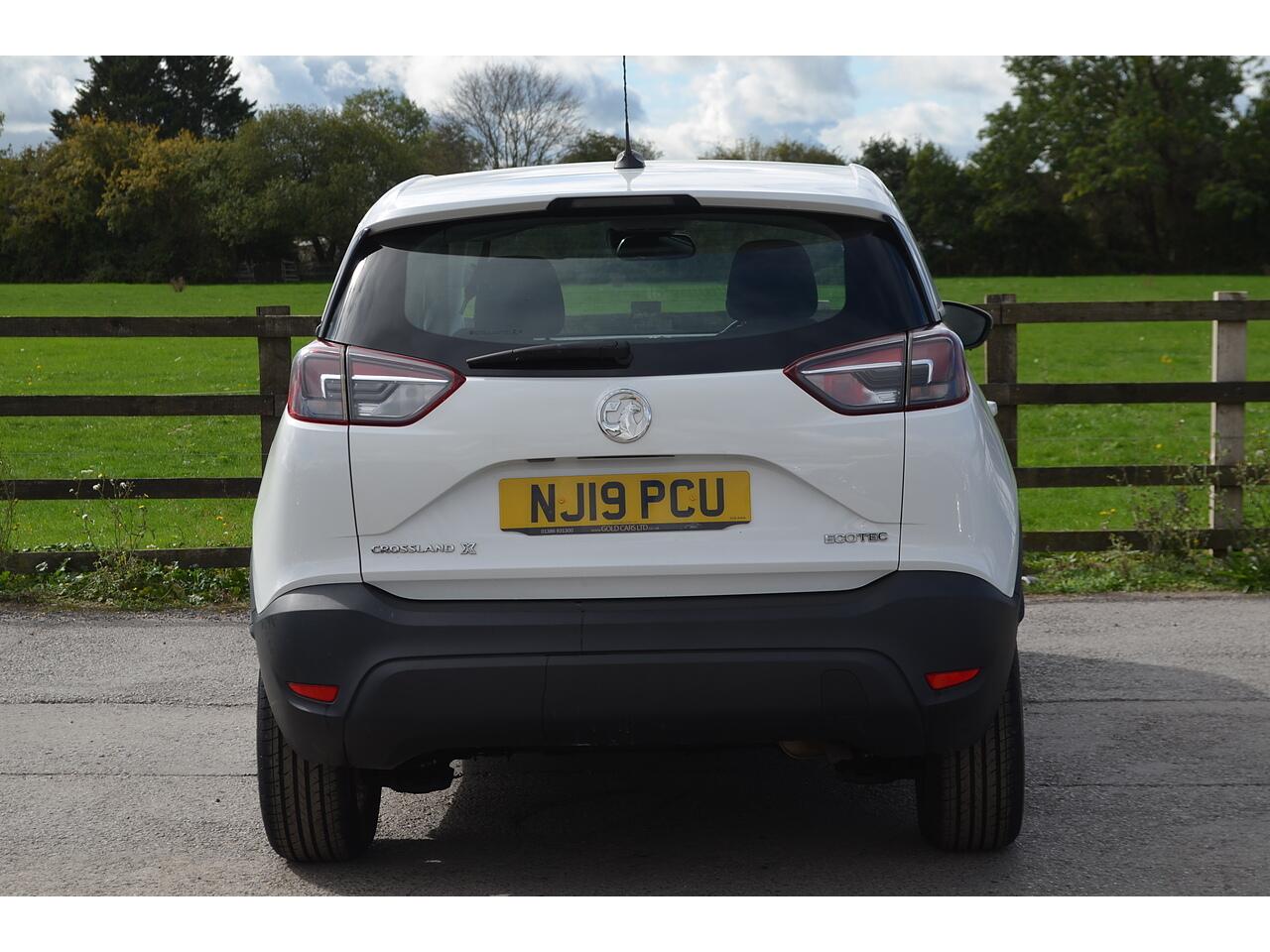 Vauxhall Crossland X view 8