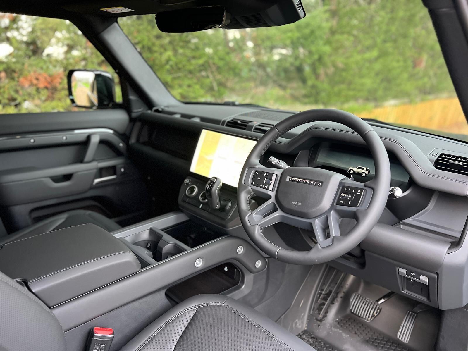 Land Rover Defender view 17