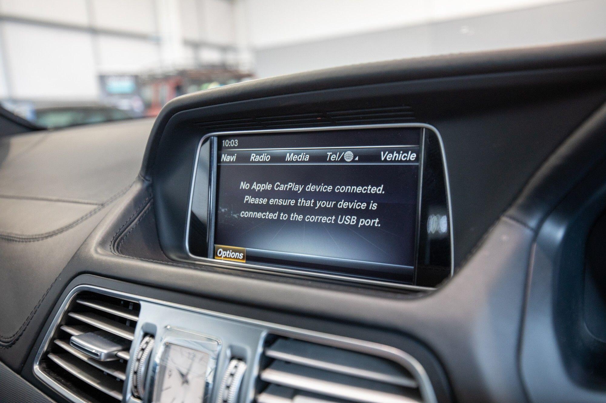 Mercedes-Benz E-Class view 19