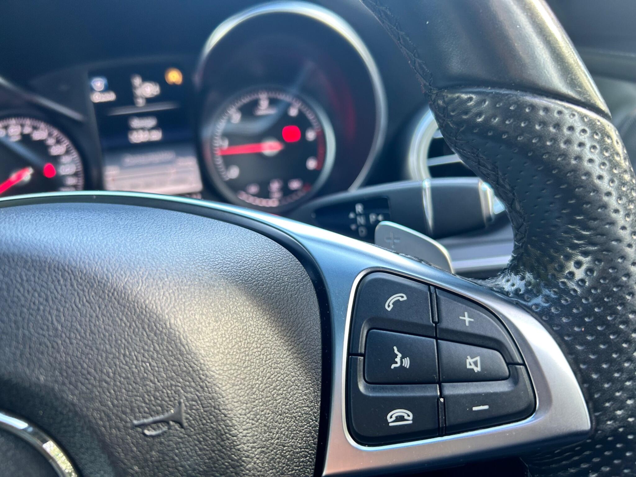 Mercedes-Benz C-Class view 27
