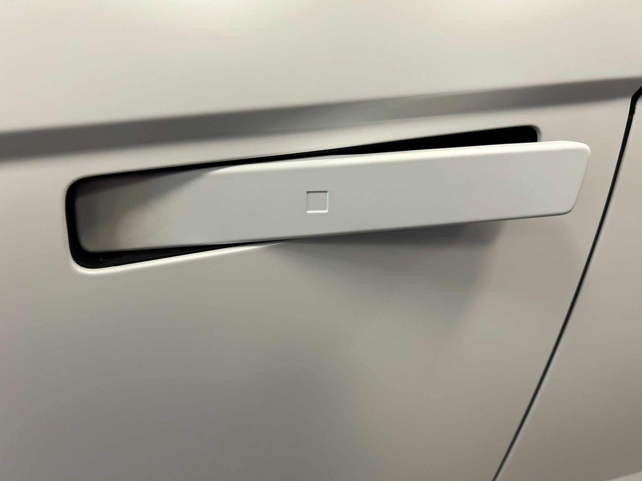 Hyundai Ioniq 5 view 6