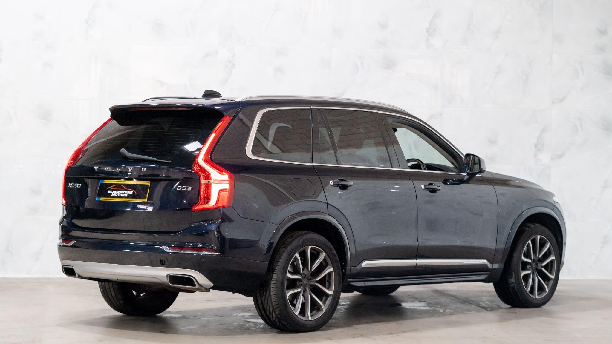 Volvo XC90 view 7