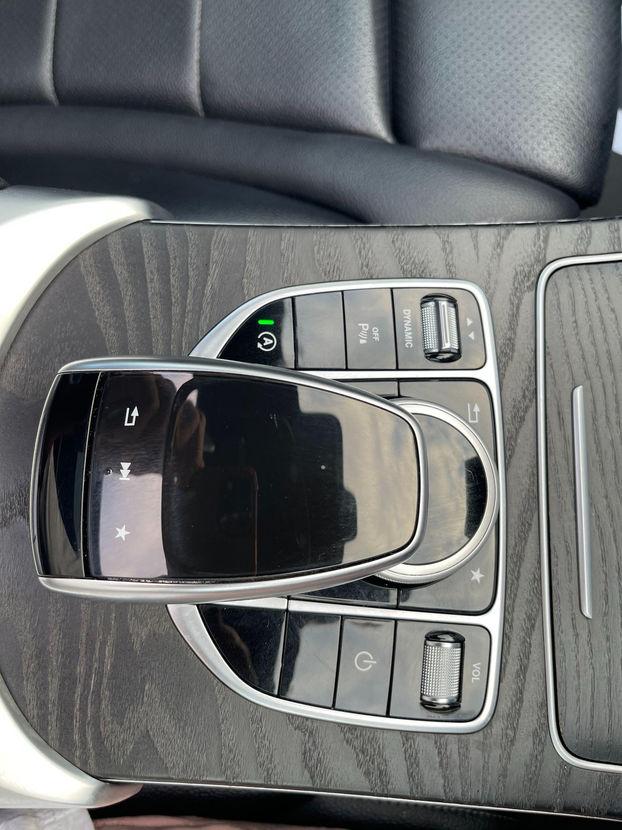 Mercedes-Benz C-Class view 44
