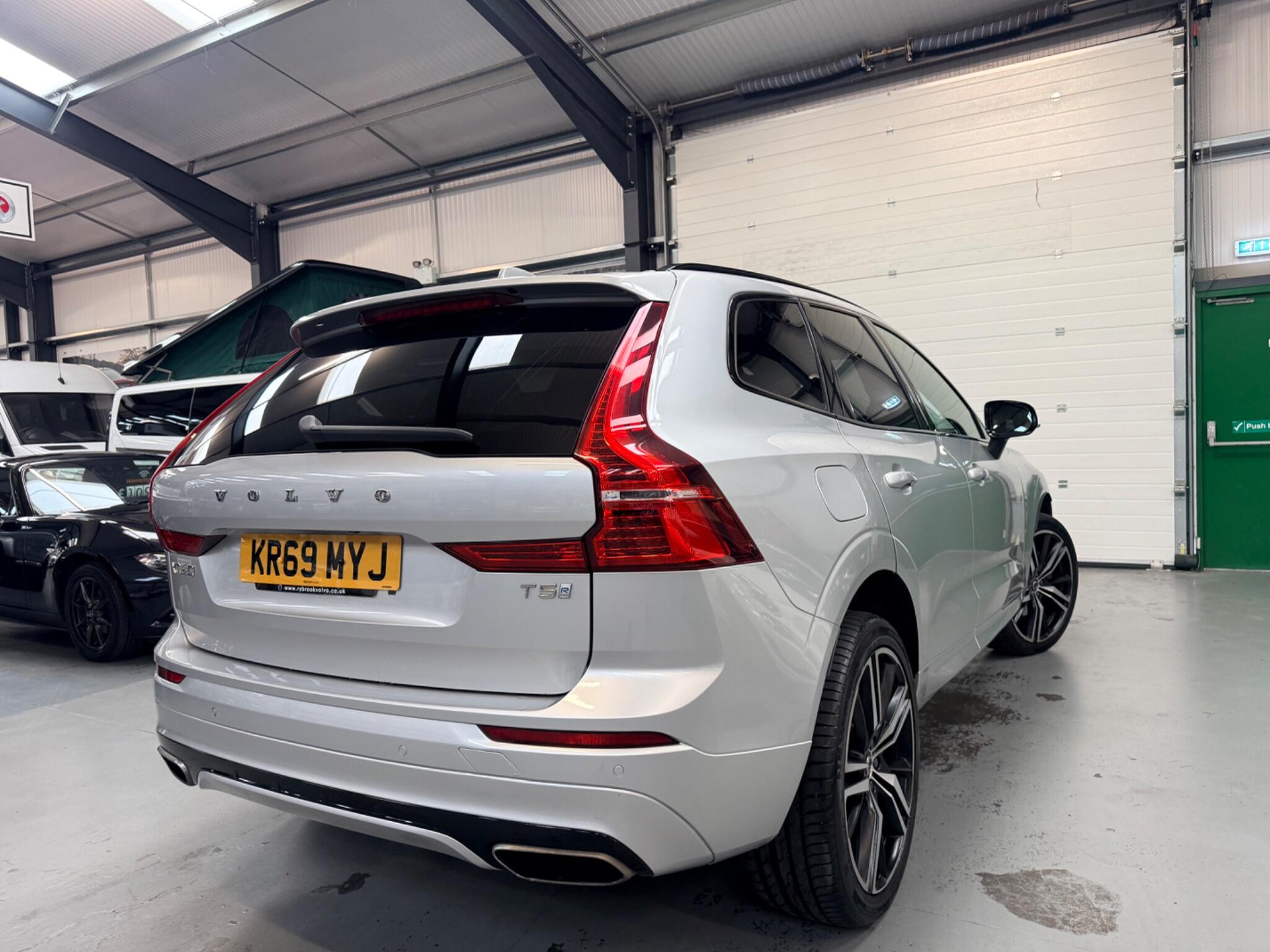 Volvo XC60 view 16