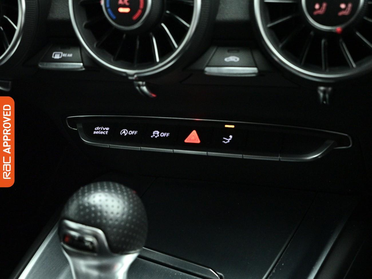 Audi TT view 23