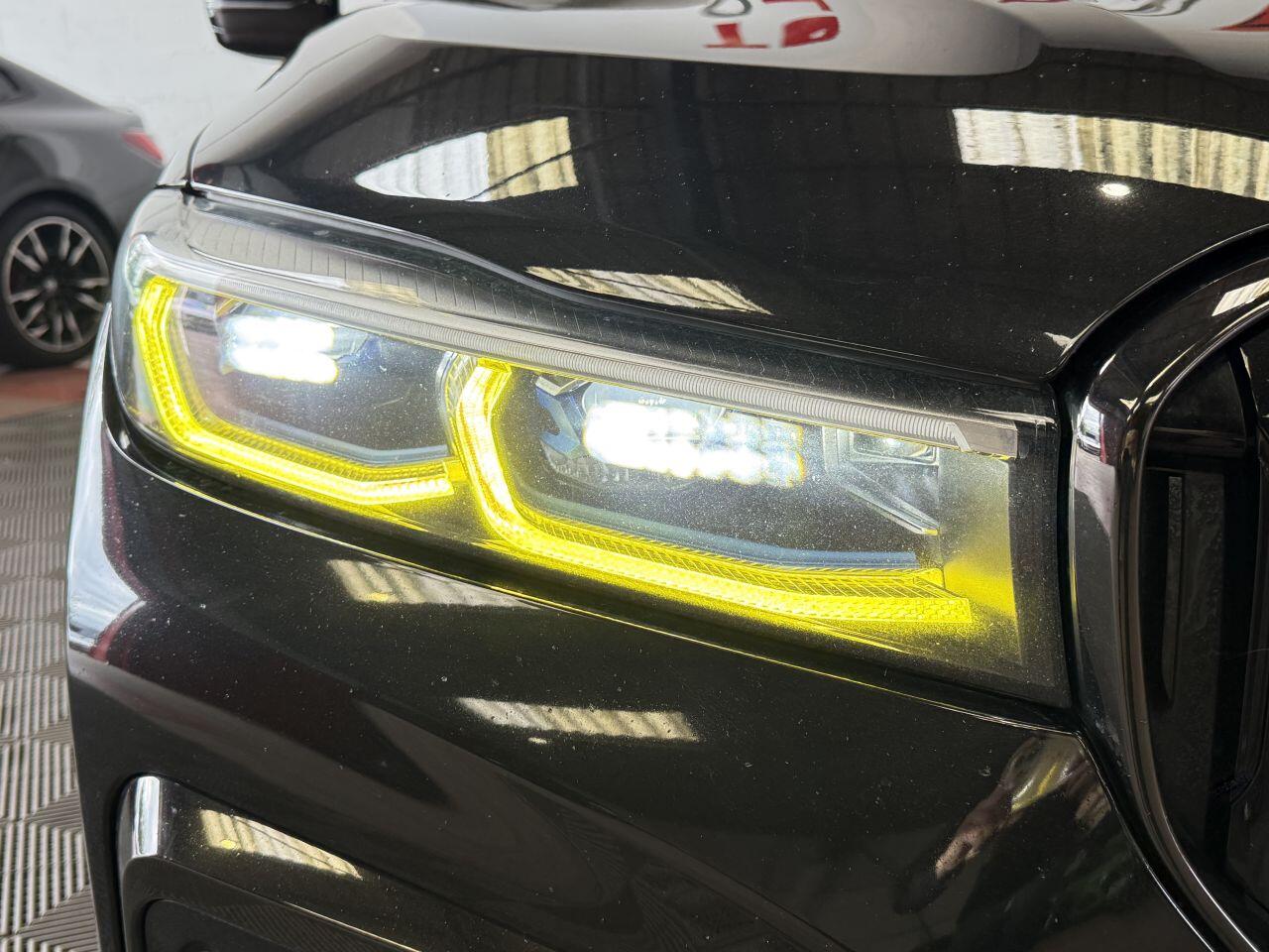 BMW 7 Series view 26