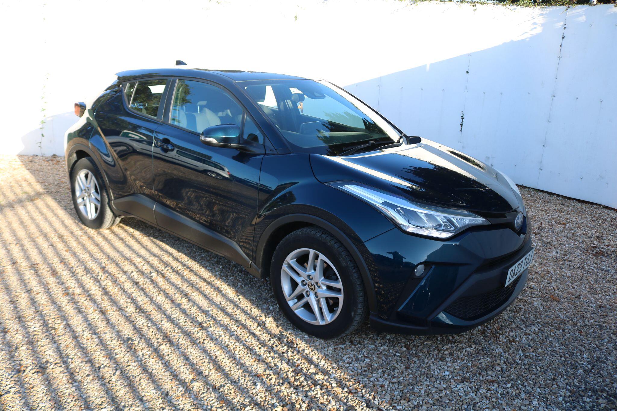 Toyota C-HR view 9