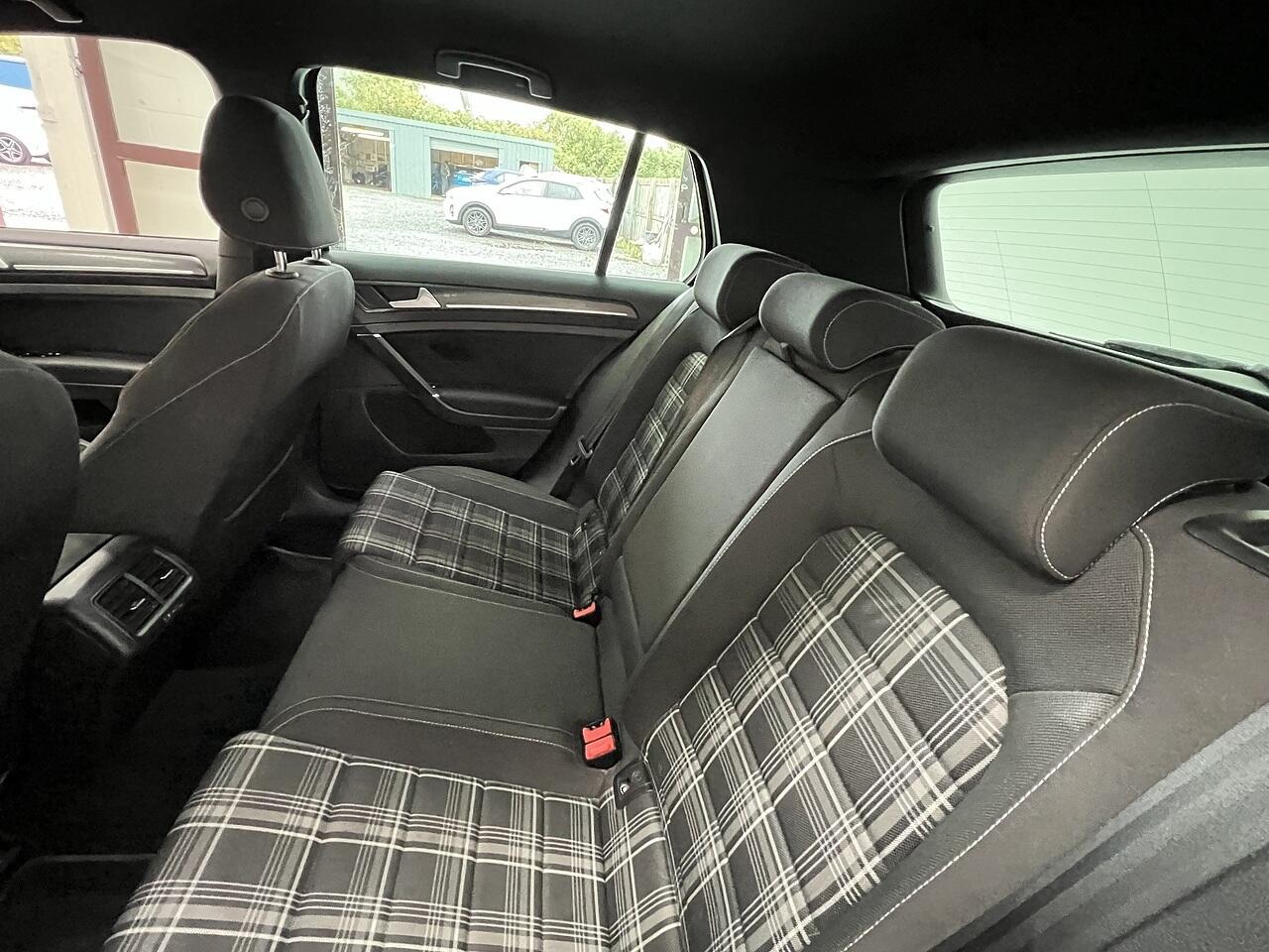 Volkswagen Golf view 18