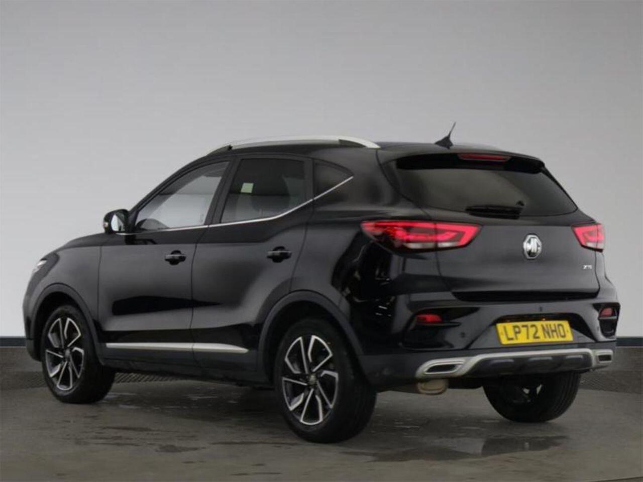 MG MG ZS view 3