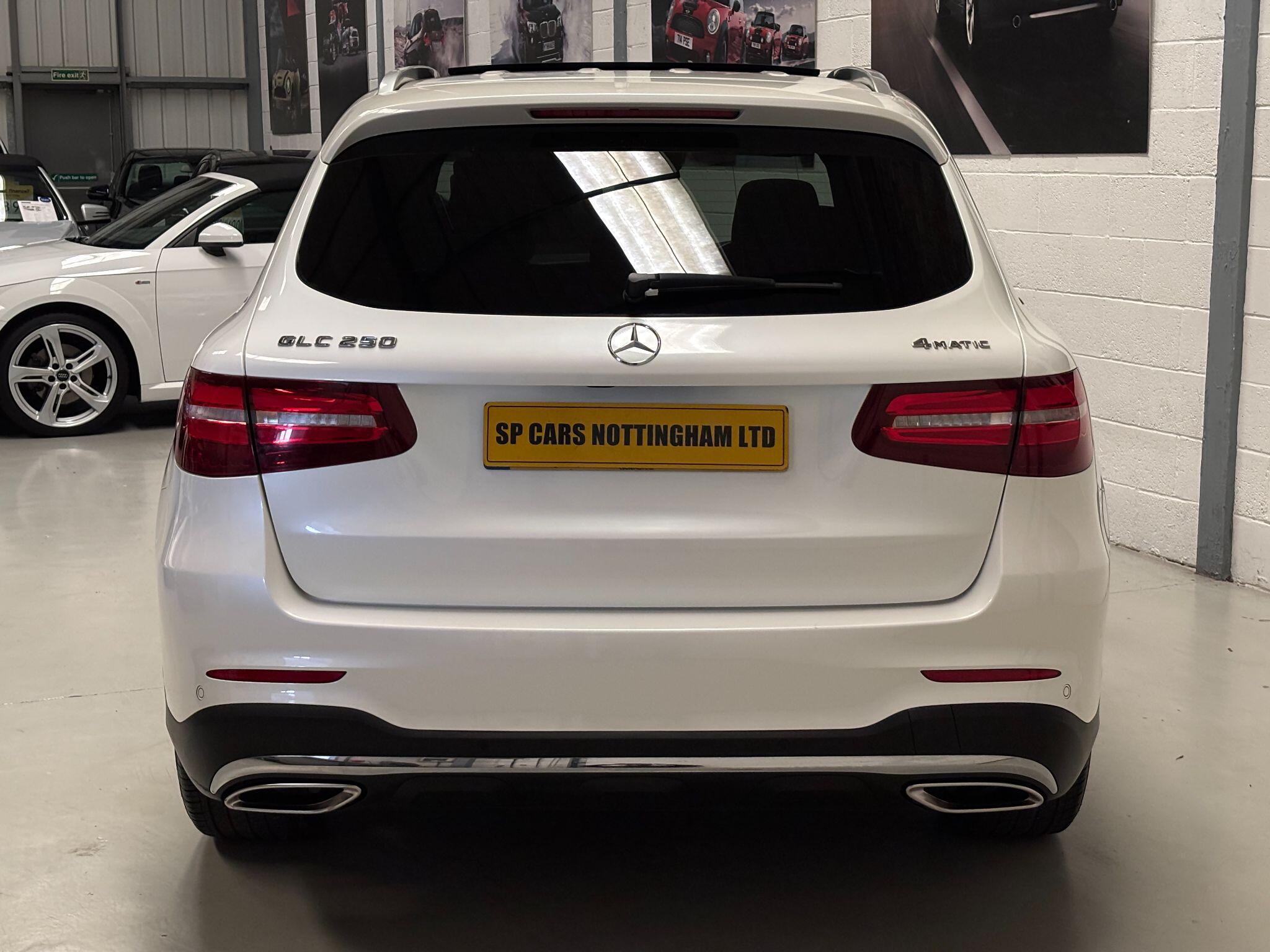 Mercedes-Benz GLC view 31