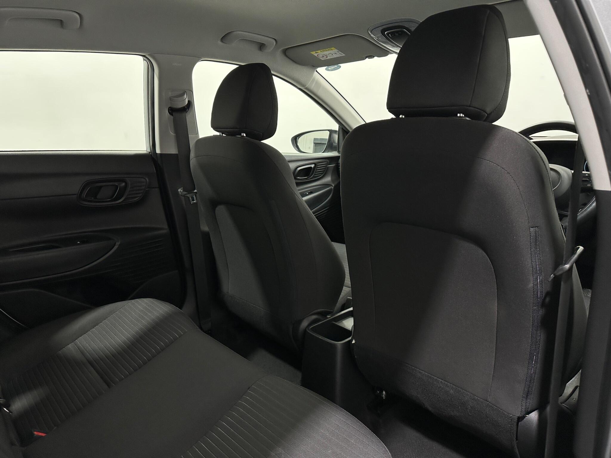 Hyundai i20 view 38