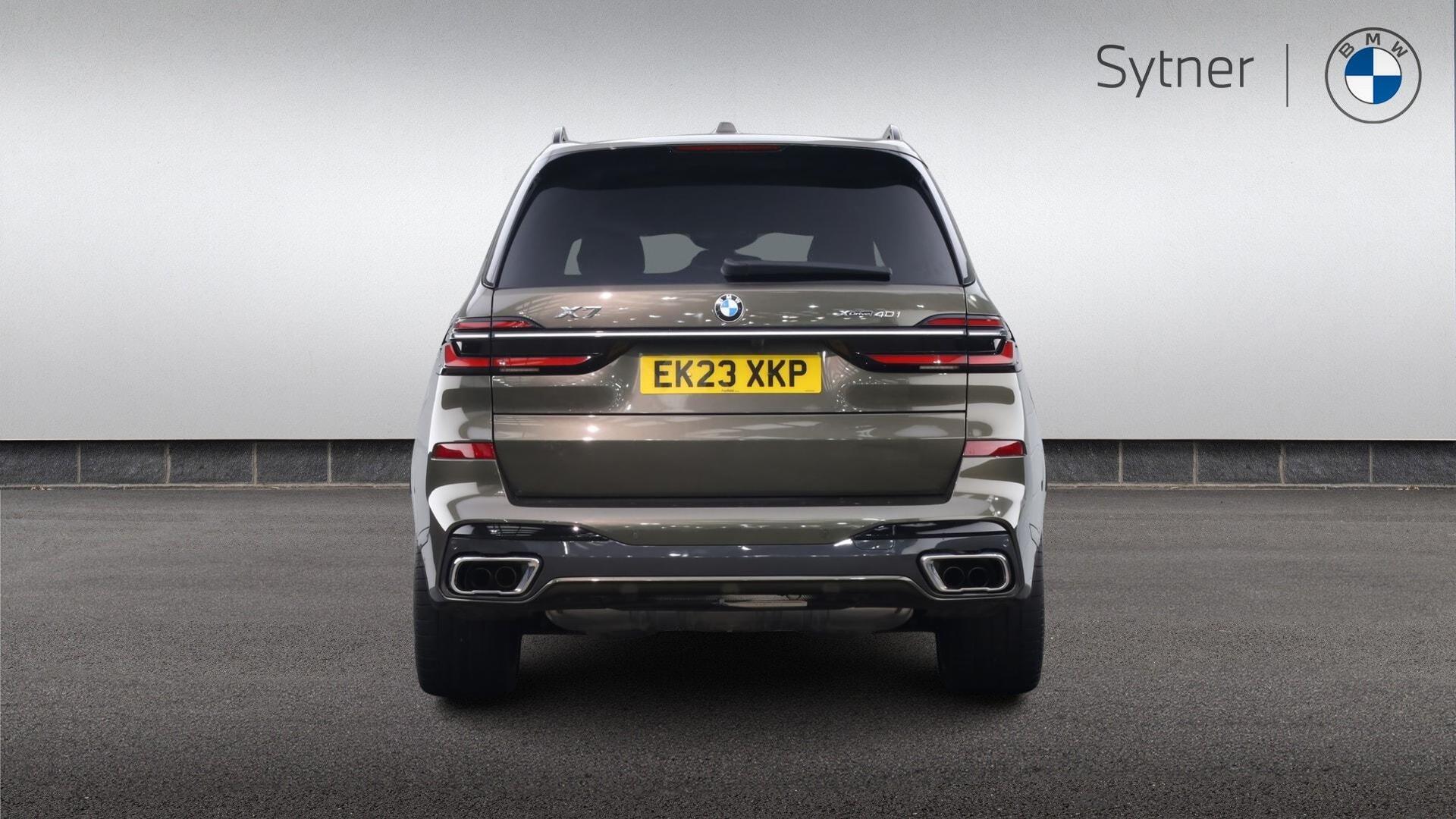 BMW X7 view 15