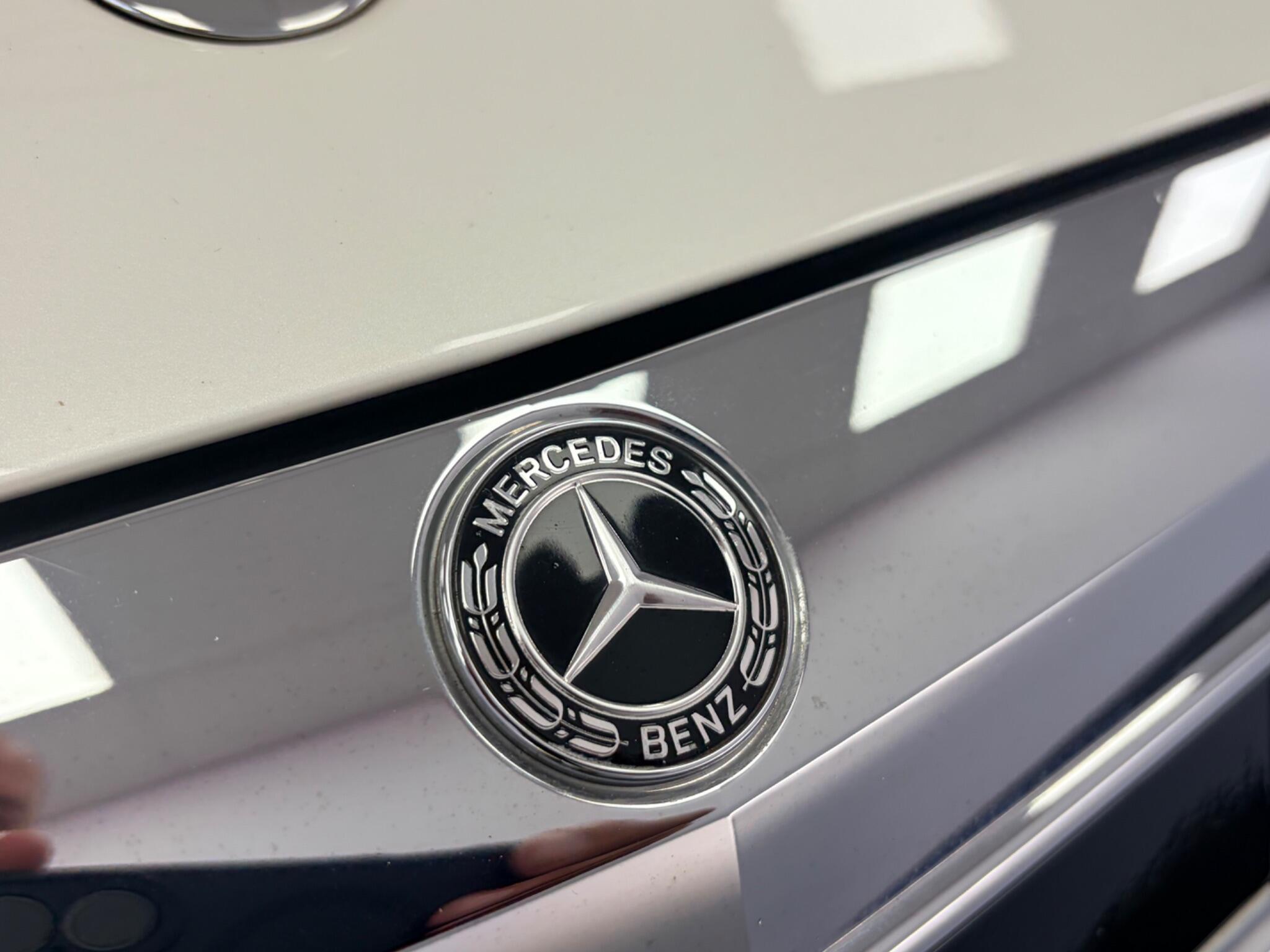 Mercedes-Benz S-Class view 33