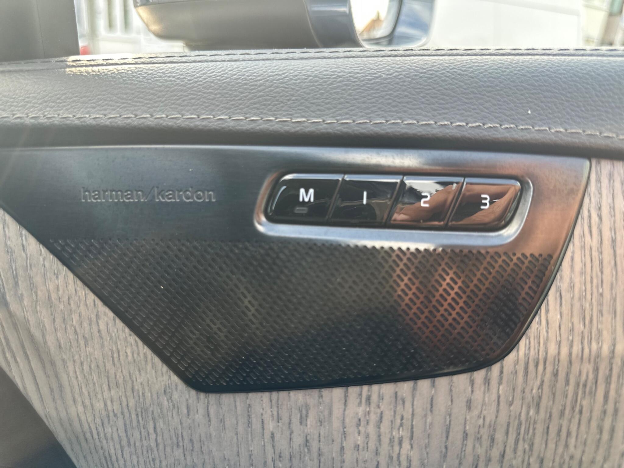 Volvo XC90 view 20