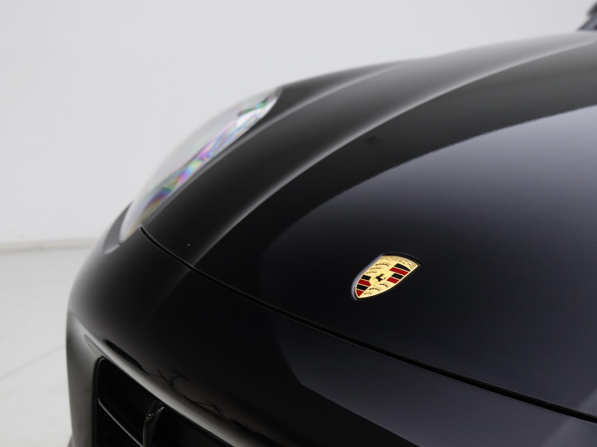 Porsche Cayenne view 23