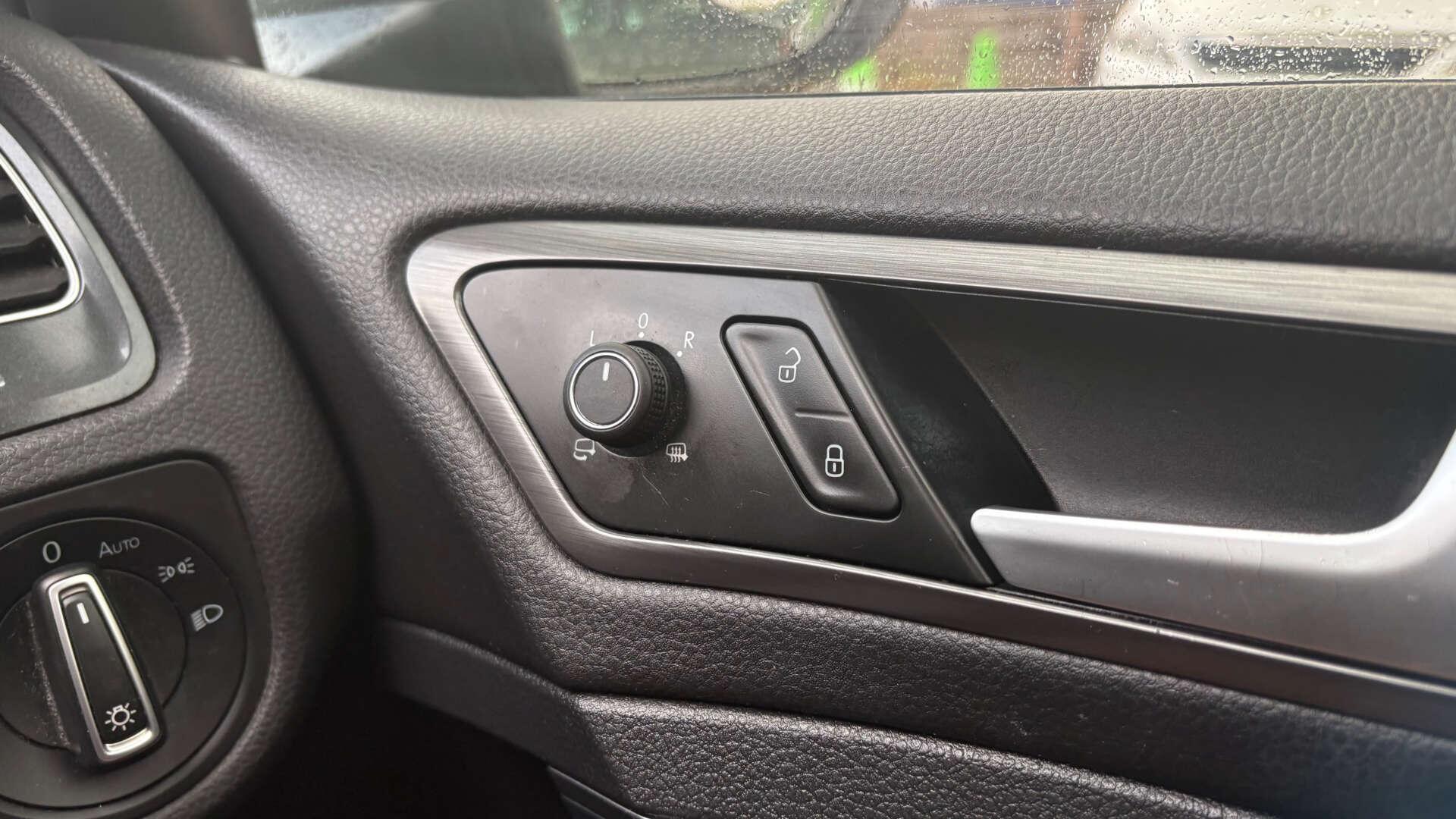 Volkswagen Golf view 21