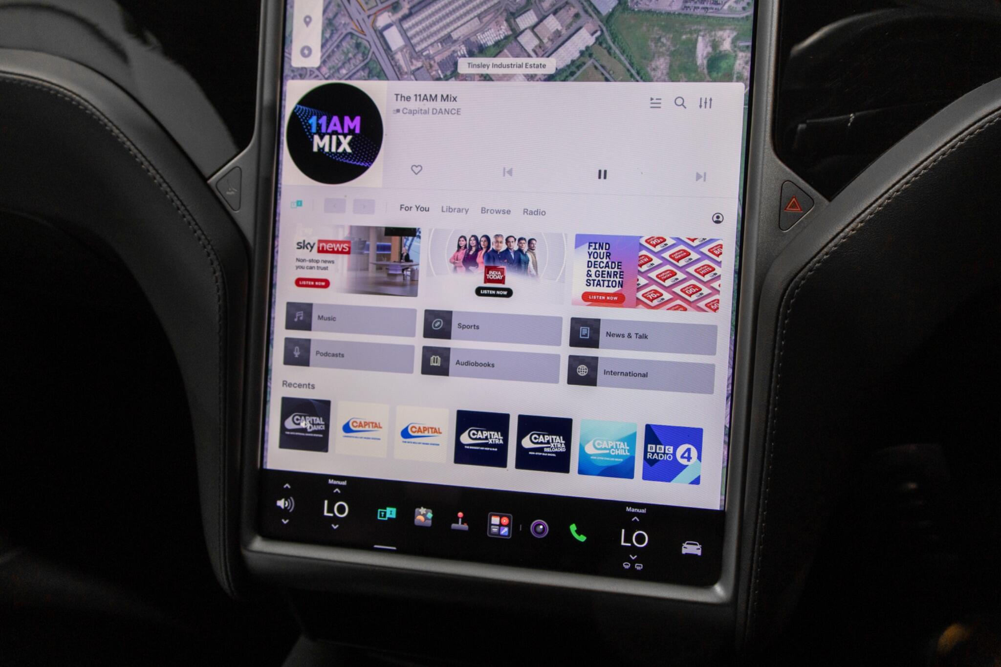 Tesla Model S view 25