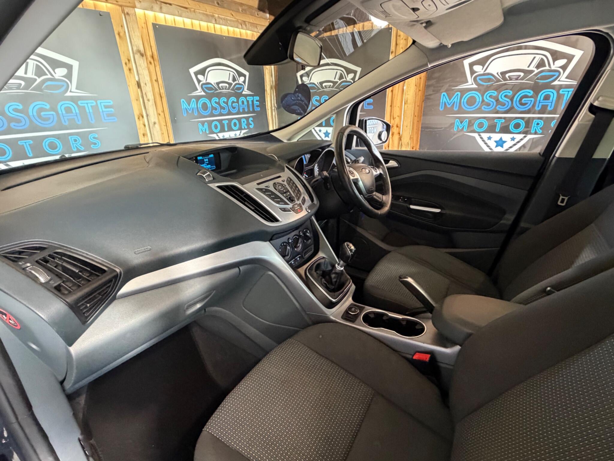 Ford Grand C-Max view 15