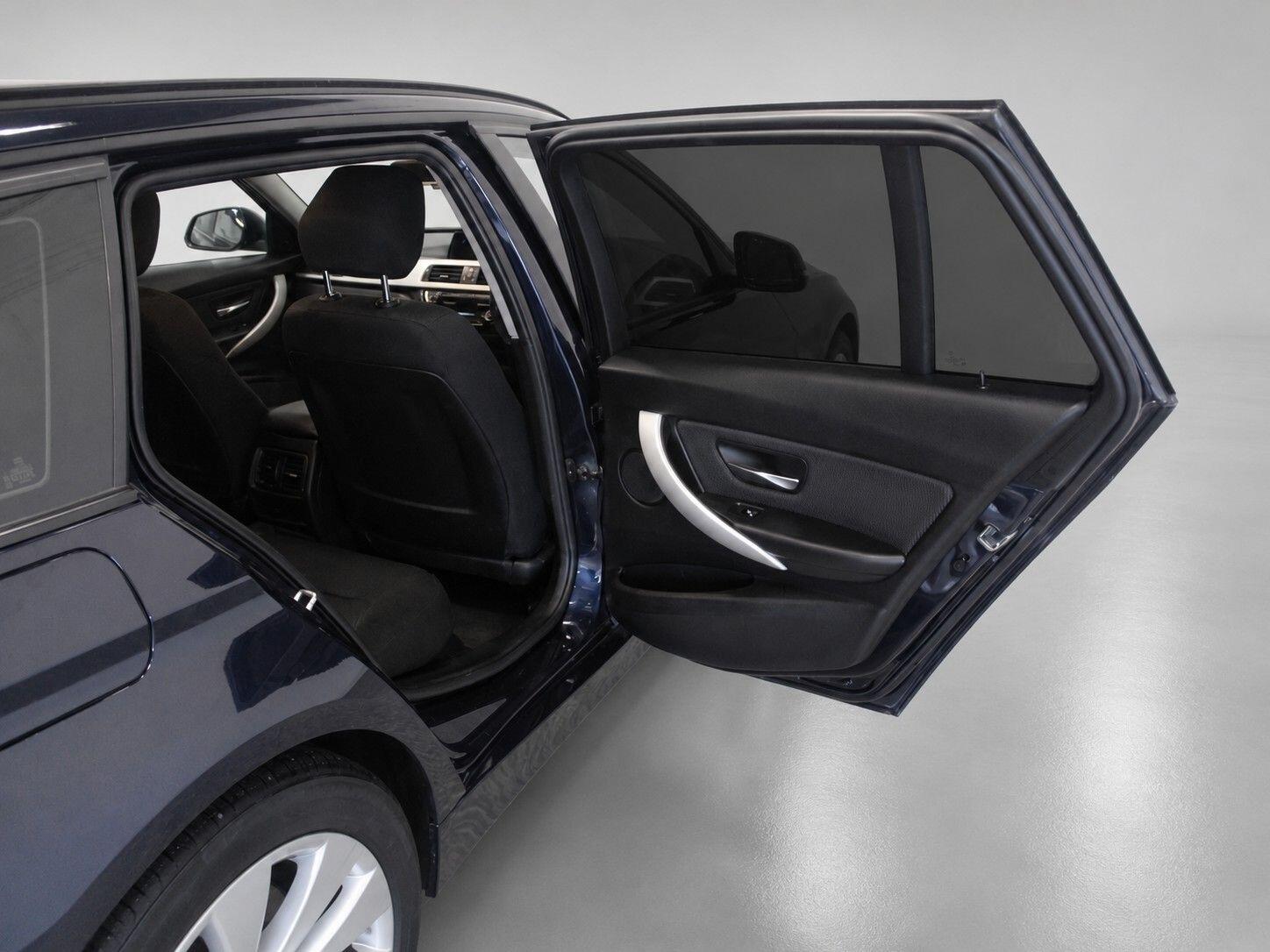 BMW 3 Series view 24