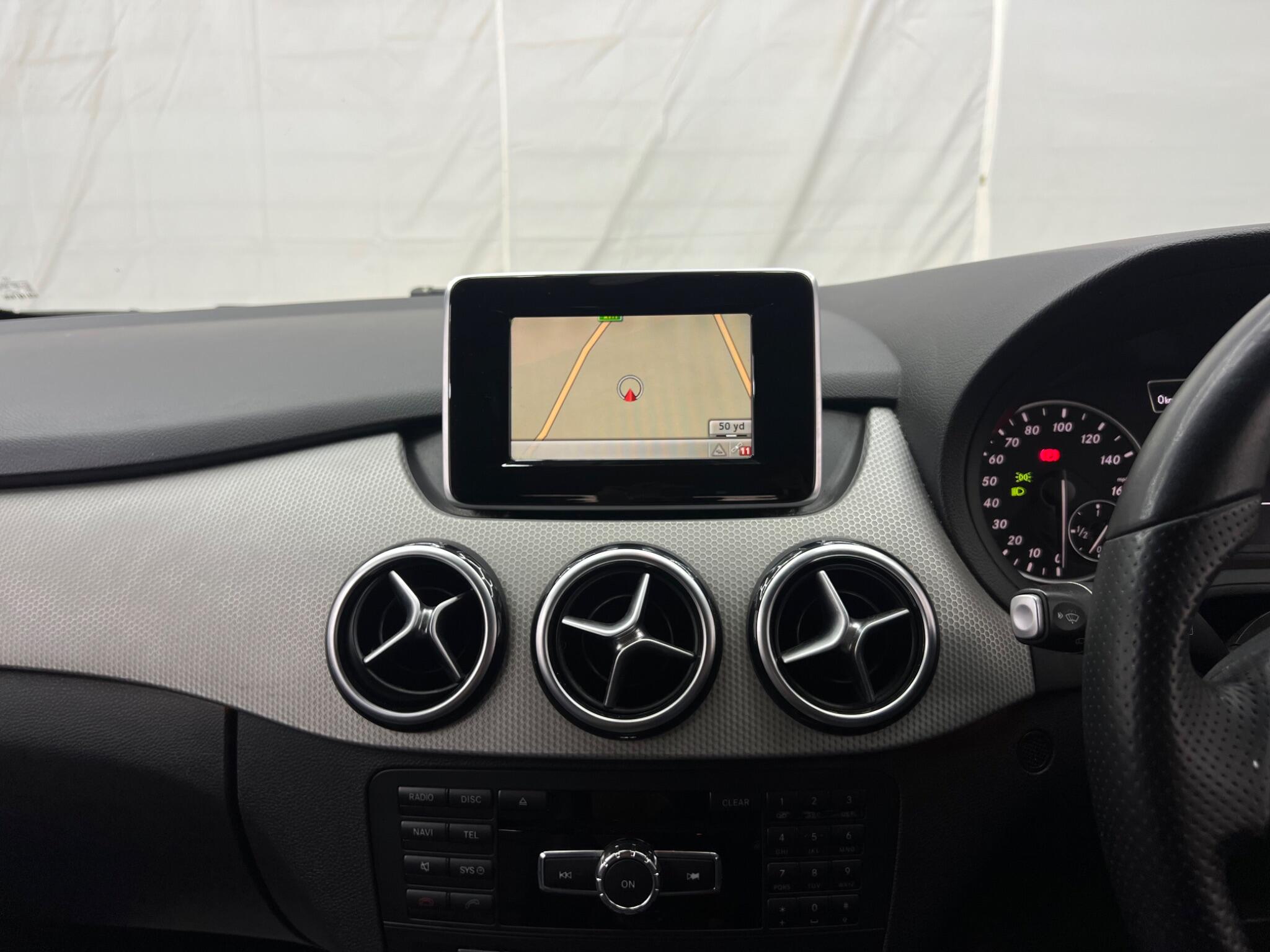 Mercedes-Benz B Class view 35