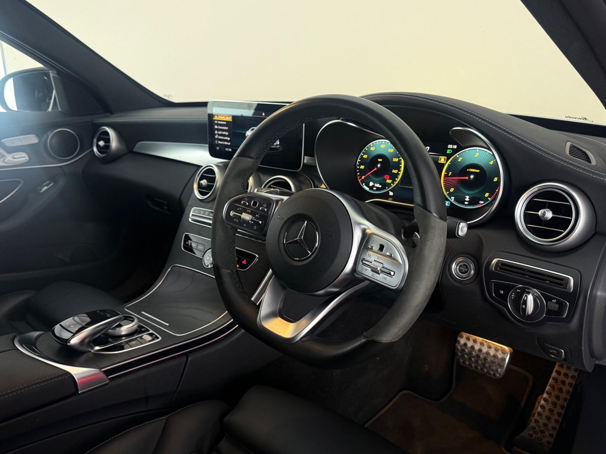 Mercedes-Benz C-Class view 3
