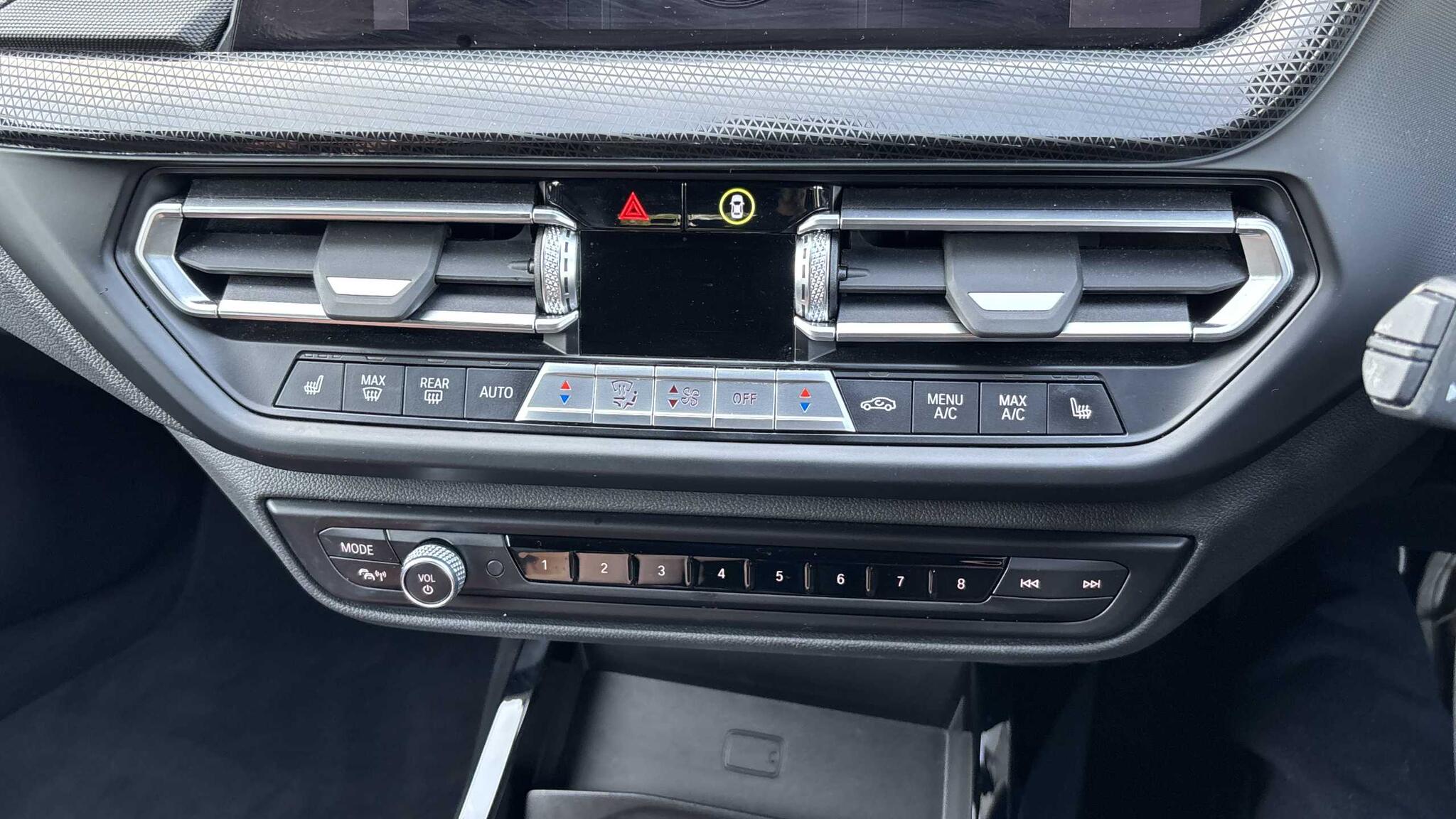 BMW 1 Series view 24