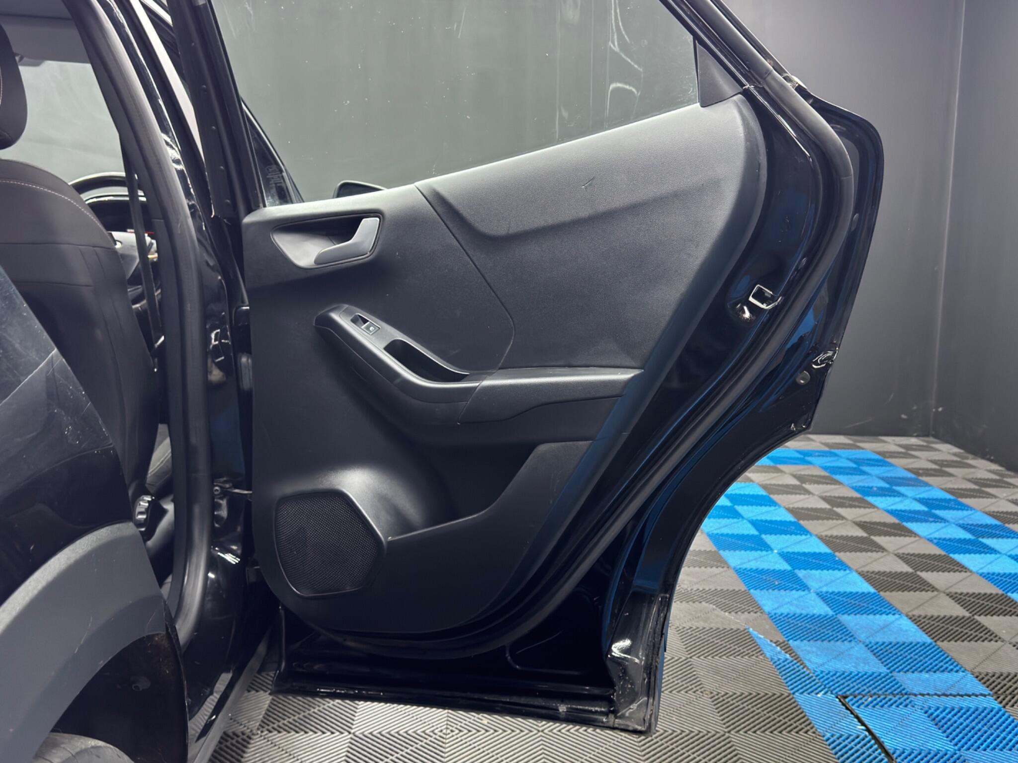 Ford Puma view 36